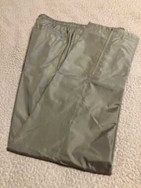 Men's Wind Resistant Pants  NWT  Size M